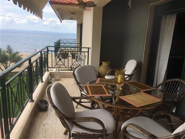 2 bedroom apartment with sea view in Gerakini 