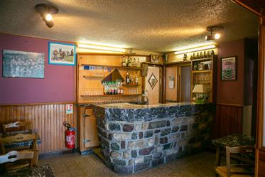 Ancien « Hôtel-Restaurant-Bar » dans le plus charmant village savoyard....