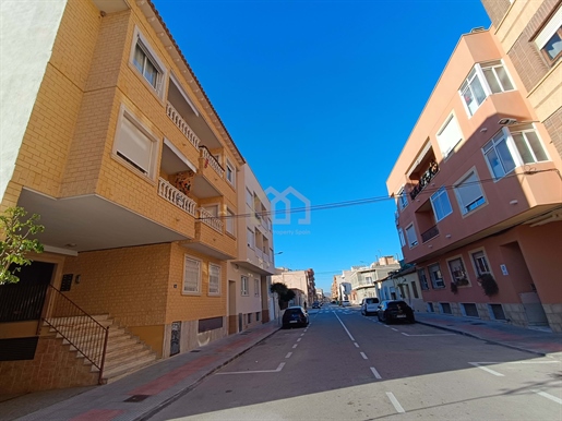 Wonderful apartment in Catral with a central location and proximity to all services