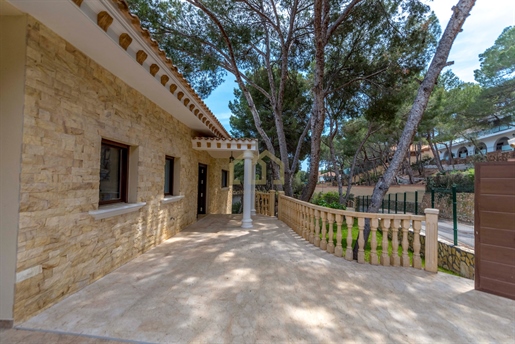 Spectaculaire villa in Dehesa de Campoamor met grote tuin en privé zwembad