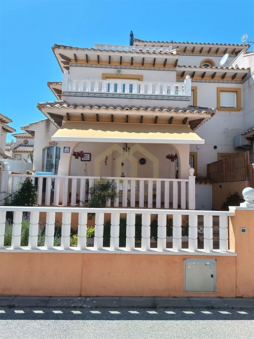 Fantastique villa jumelée à Lomas de Cabo Roig.