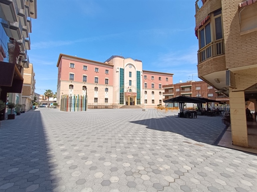 Apartamento central de 3 quartos perto de ambas as praças em Los Alcázares