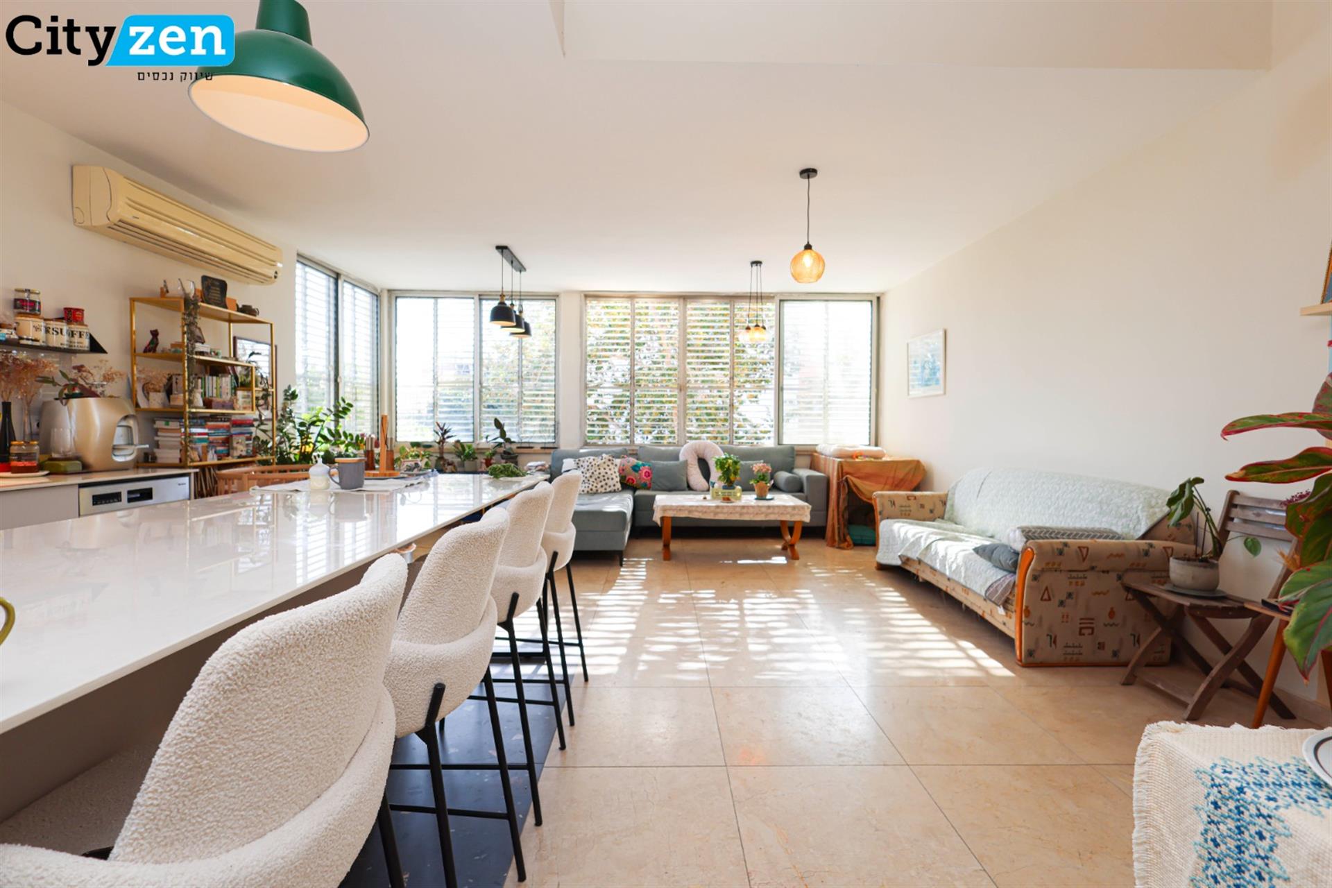 5-Room Duplex with a Huge Terrace in the City Center