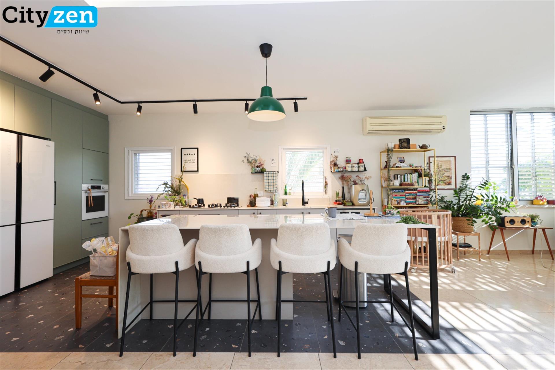 5-Room Duplex with a Huge Terrace in the City Center