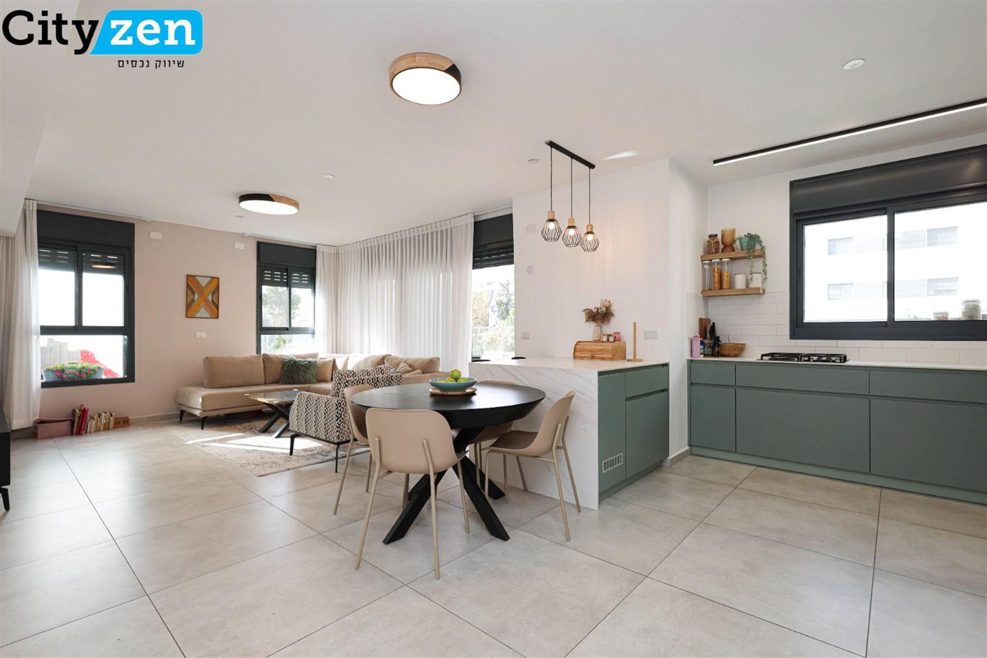 5 Room Mini Penthouse with a Huge Terrace in a New Building by the Sea