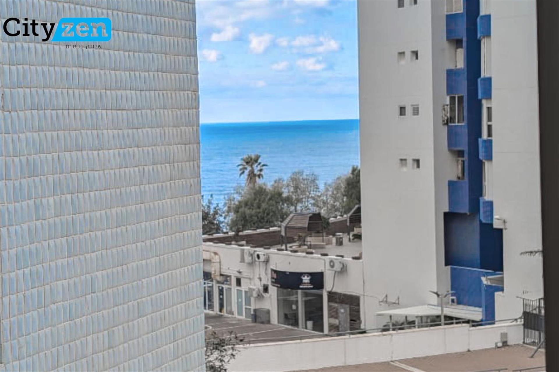 4-Room Apartment Near the Sea with a Sea View