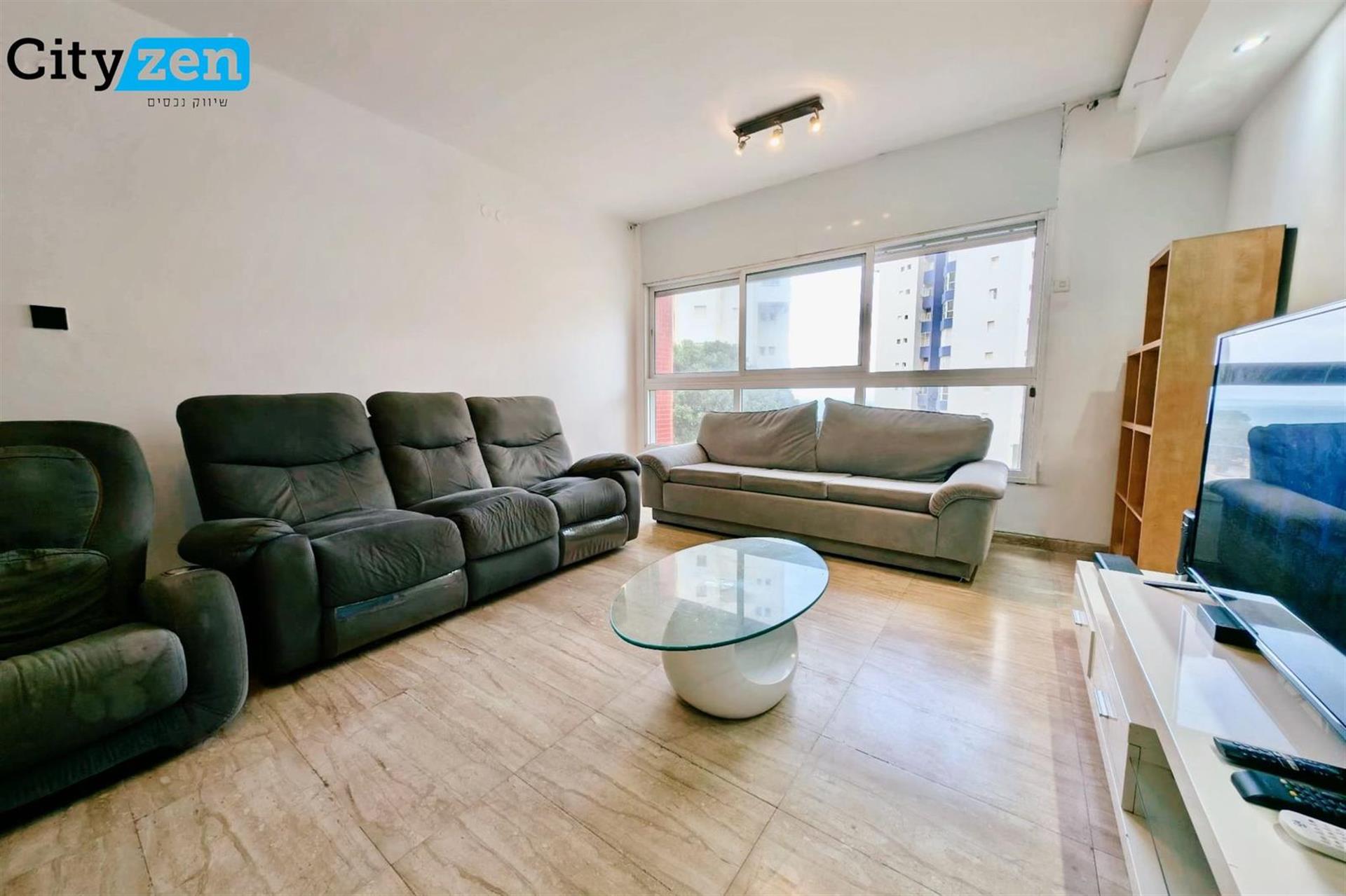 4-Room Apartment Near the Sea with a Sea View