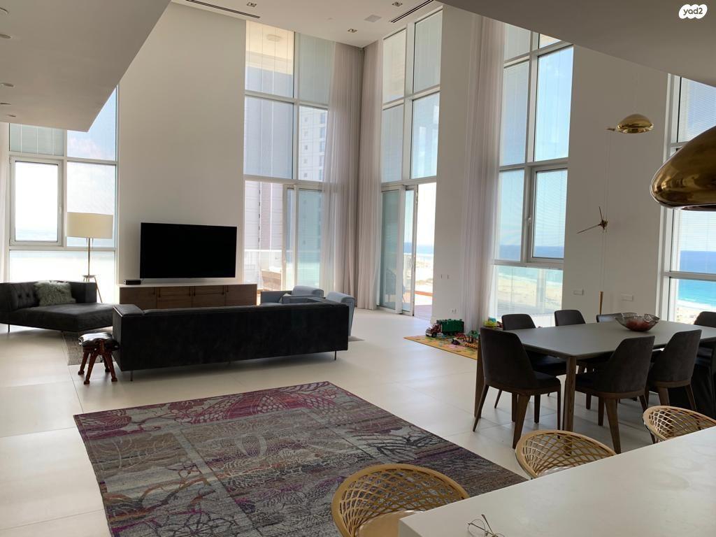 Luxury 5 - room Mini-Penthouse Duplex  in Ir Yamim, Netanya