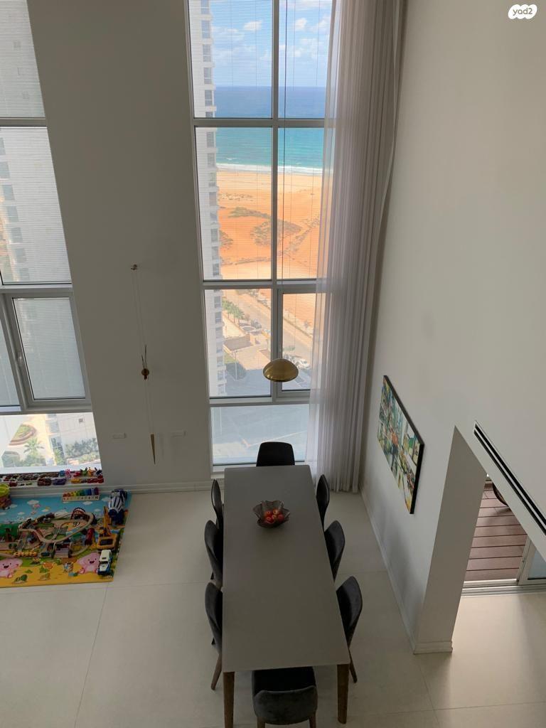 Luxury 5 - room Mini-Penthouse Duplex  in Ir Yamim, Netanya
