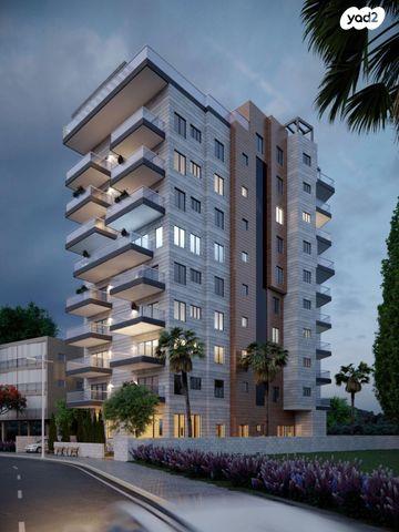 Spacious 3-Room Apartment in the City Center of netanya - Close to Everything!