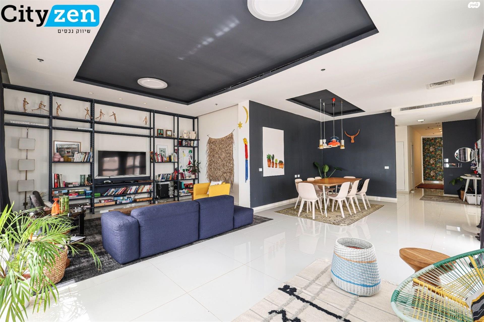 5-Room Mini Penthouse in Ir Yamim