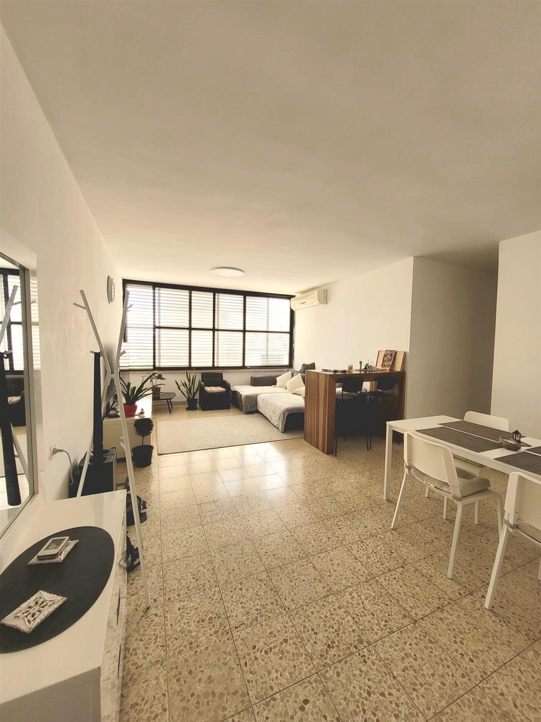 4-Bedroom Apartment with Sea View – Second Line to the Beach – For Sale
