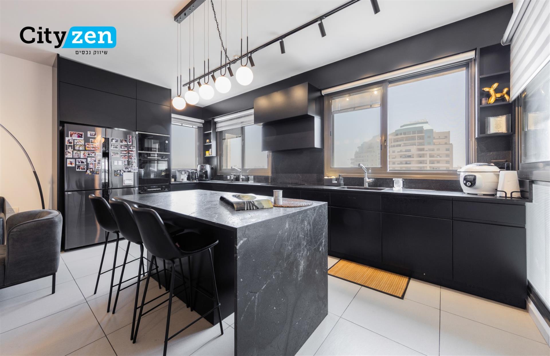 New 5-Room Apartment Near The Sea
