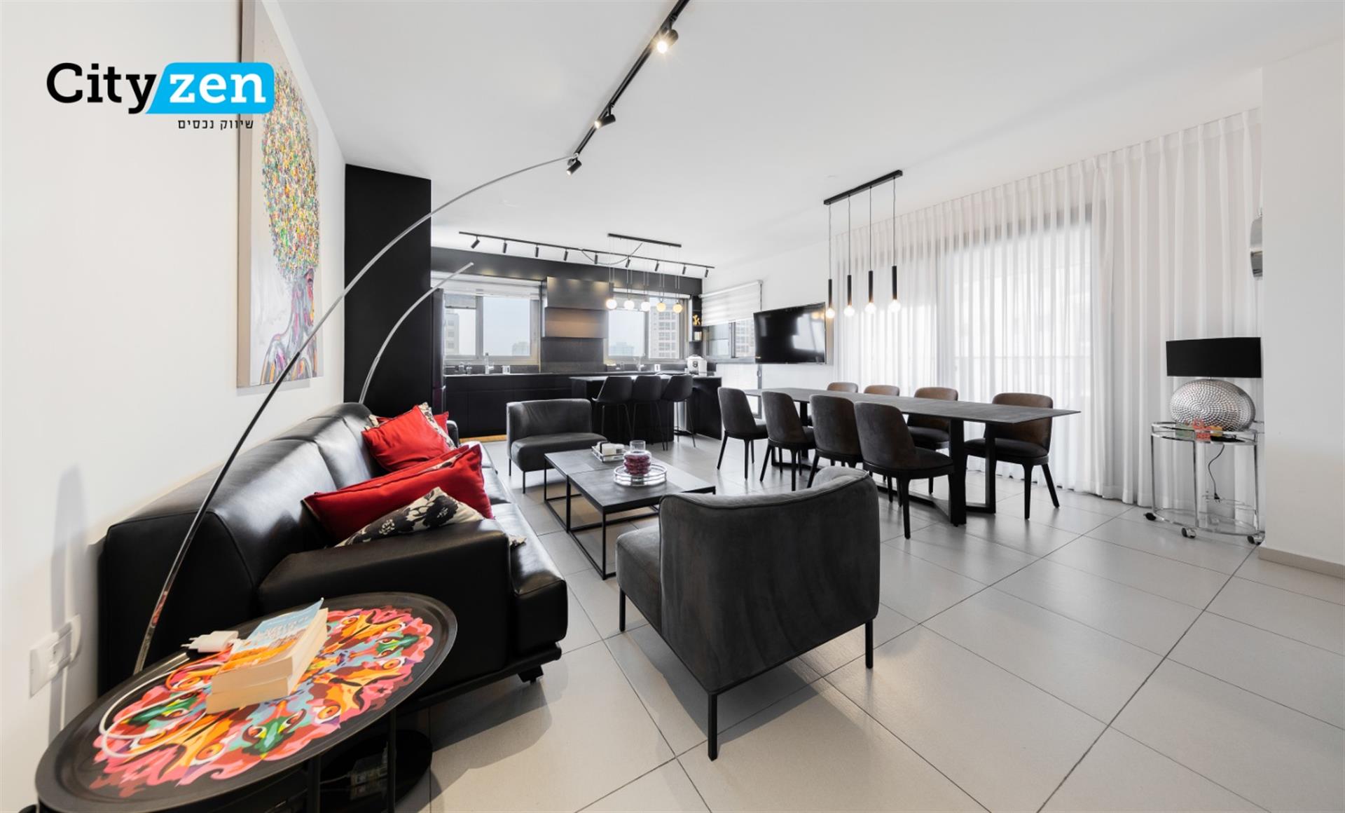 New 5-Room Apartment Near The Sea