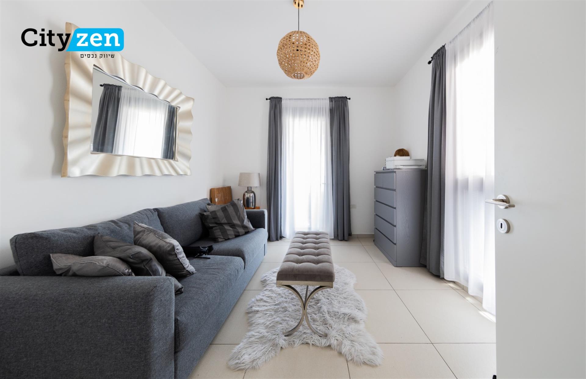 New 5-Room Apartment Near The Sea