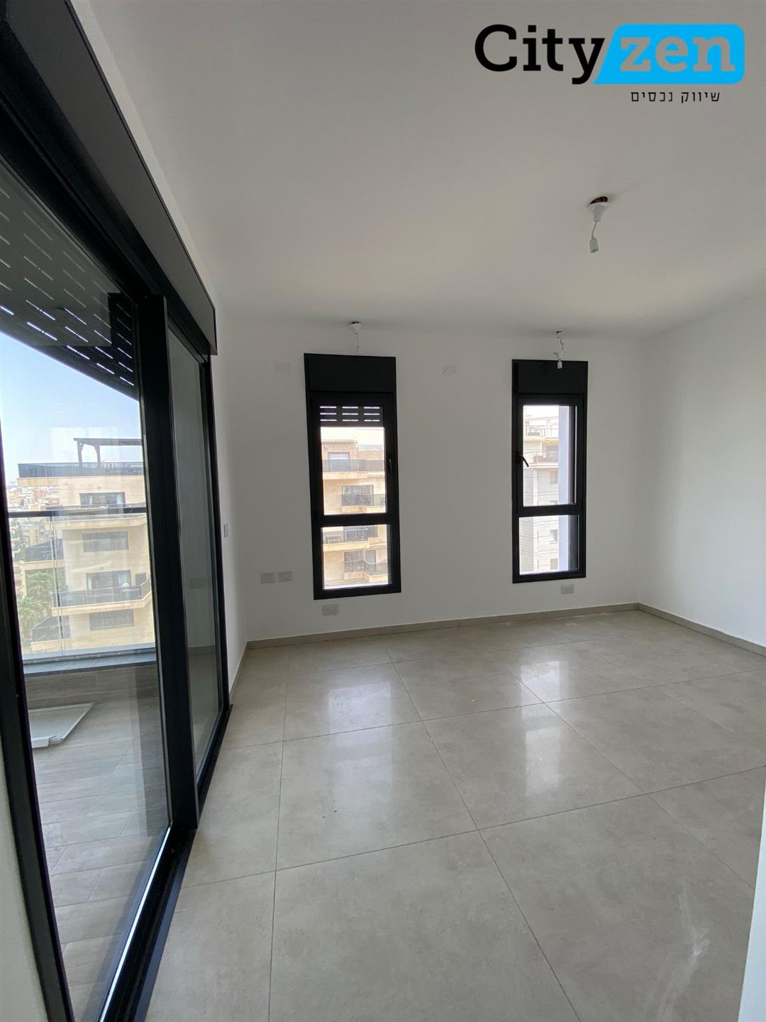 4-Room Apartment with Sun Balcony & Open View