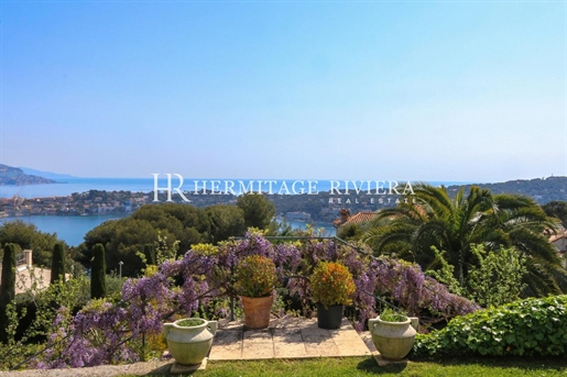 Ruhige Villa im provenzalischen Stil mit Panoramablick