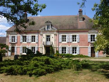 Elégant Château du 18ème 