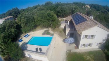 Near Vallon Pont d'Arc, spacious villa with apartment and swimming pool!