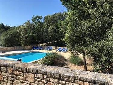 Romslig Villa med leilighet og svømmebasseng i nærheten av Vallon Pont d'Arc!