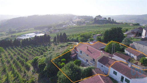 House with 4 Rooms in Leiria with 265,00 m²
