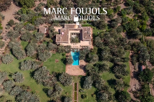Exceptionnelle villa à vendre en Palmeraie de Marrakech