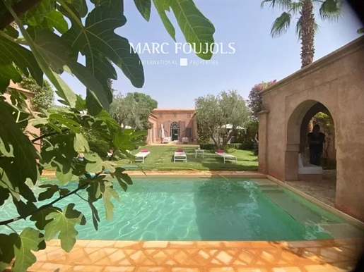 Lovely 4 bedroom villa in a private domain w heated pool