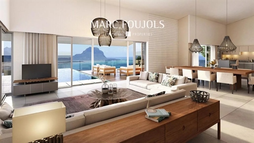 Luxury Villas with Panoramic Views and Contemporary Elegance