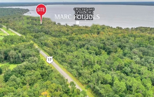 23 Lakefront Hectares of Residential Land in Florida