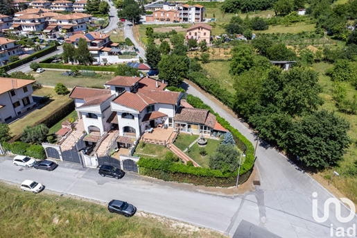 Detached house / Villa 382 m² - 5 bedrooms - Cittaducale