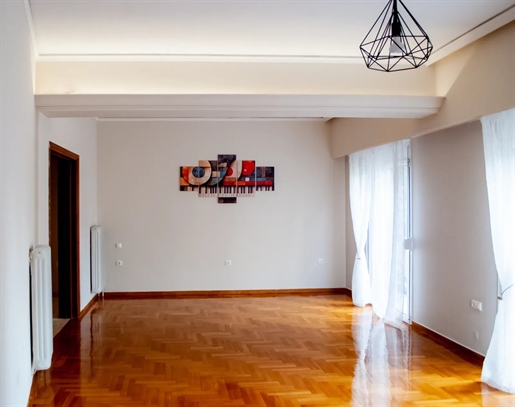 Квартира площадью 95 кв. м в Афинах (Америка Сквер)