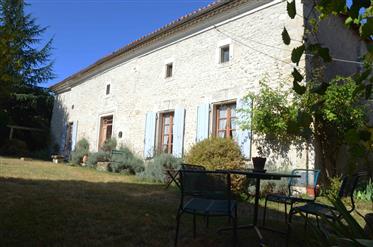 Character house with farm buildings, 6 hectares