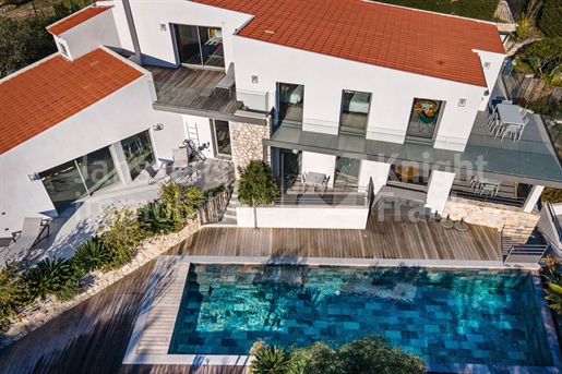 Diskreter Verkauf : Wunderschöne moderne Villa mit Meerblick zum