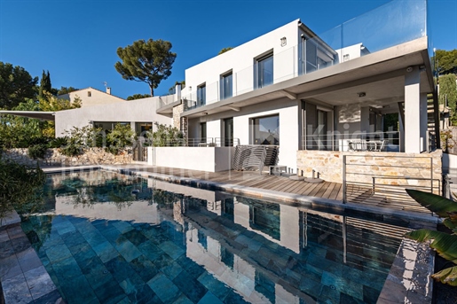 Diskreter Verkauf : Wunderschöne moderne Villa mit Meerblick zum