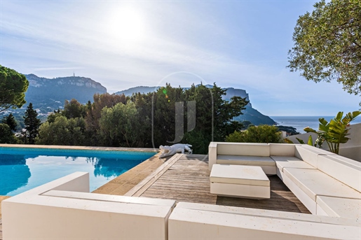 Exceptional villa for sale in Cassis with extraordinary views of