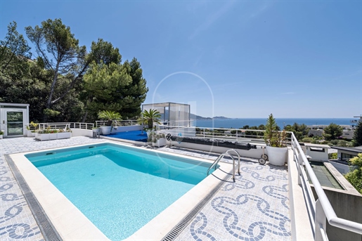 Californische villa met panoramisch zeezicht te koop in Marseill