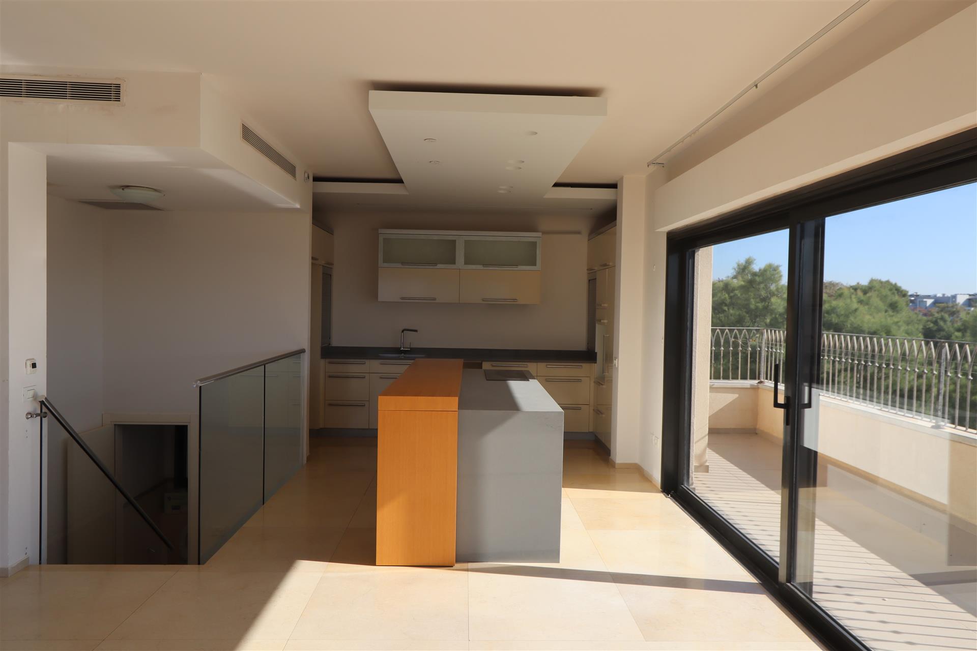 A luxurious penthouse apartment in the sought-after Ajami