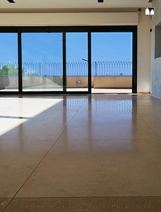 A luxurious penthouse apartment in the sought-after Ajami