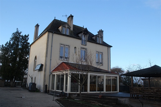 Sale of a T9 house (300 m²) in Autun