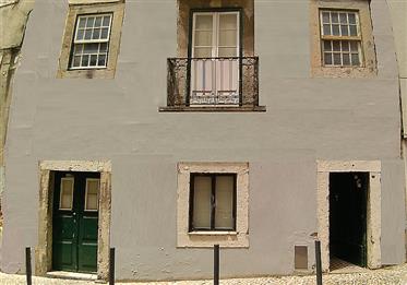 Ubebyggede bygning med 5 etager i den historiske centrum af Lissabon 