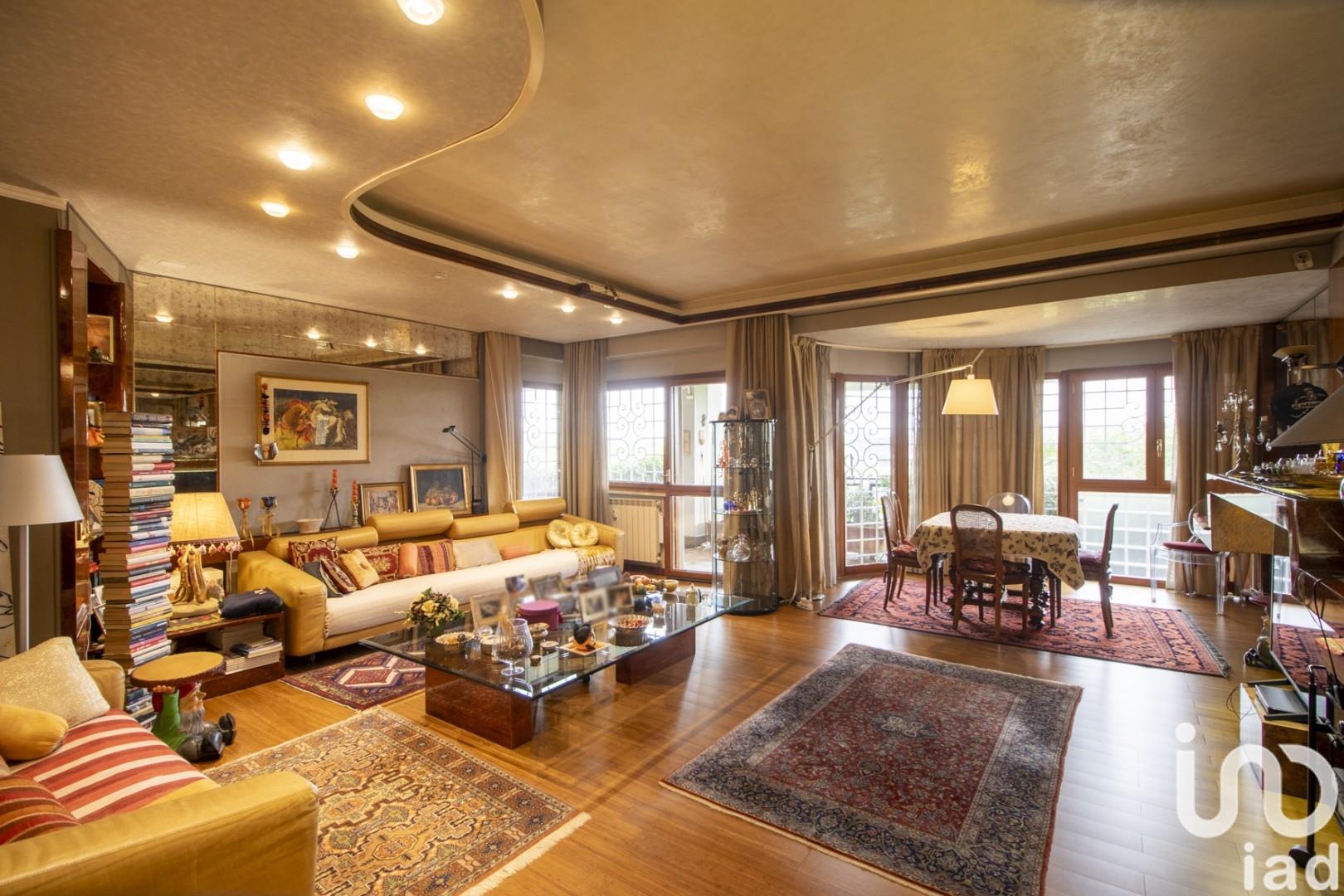 Sale Apartment 180 m² - 3 bedrooms - Rome