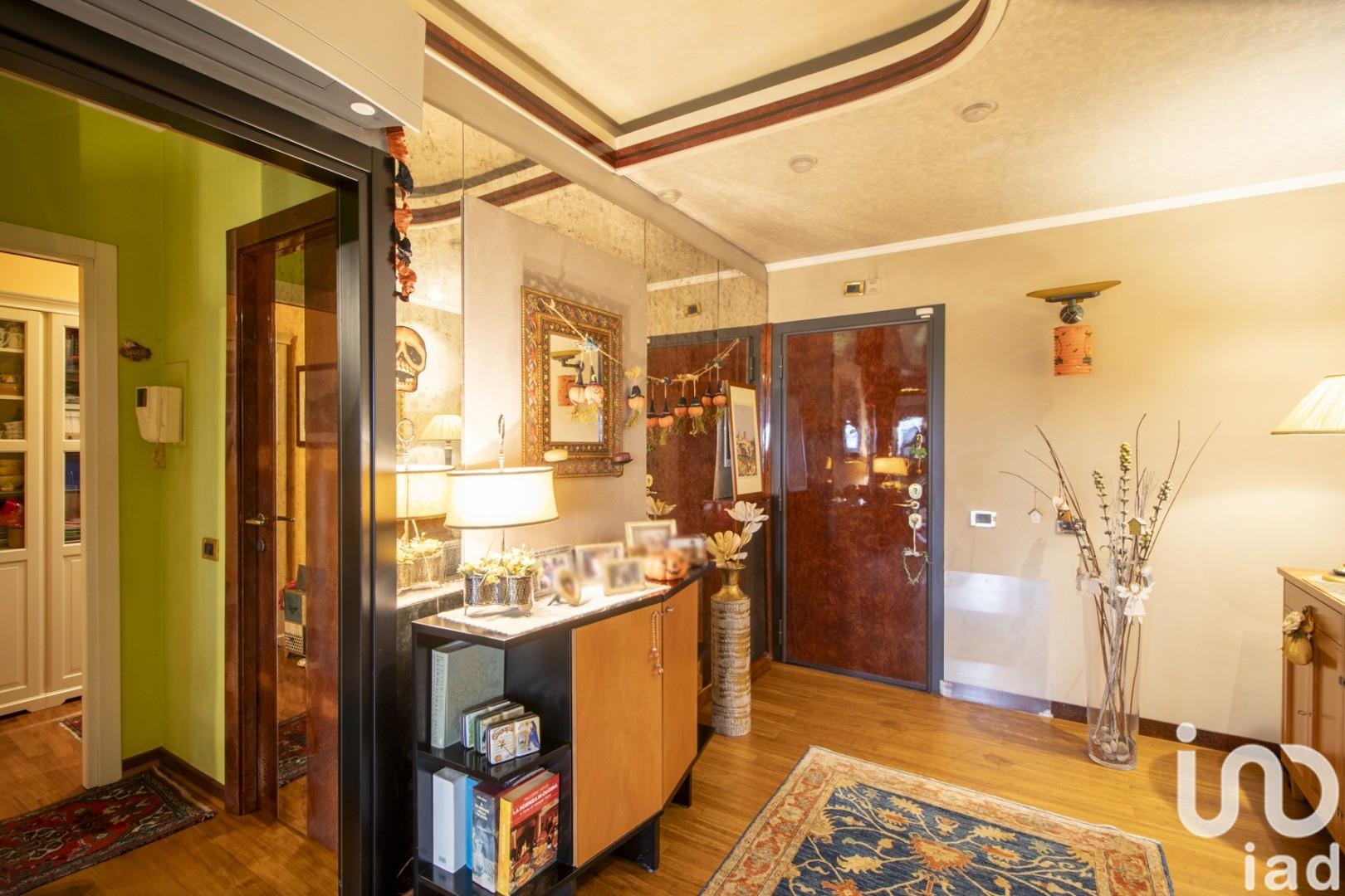 Sale Apartment 180 m² - 3 bedrooms - Rome
