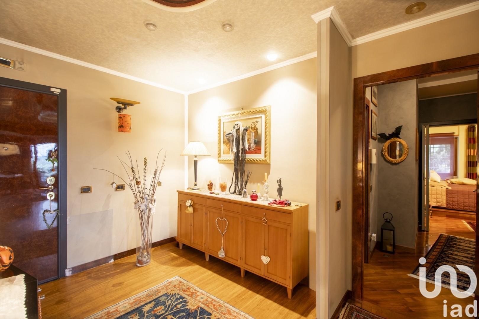 Sale Apartment 180 m² - 3 bedrooms - Rome