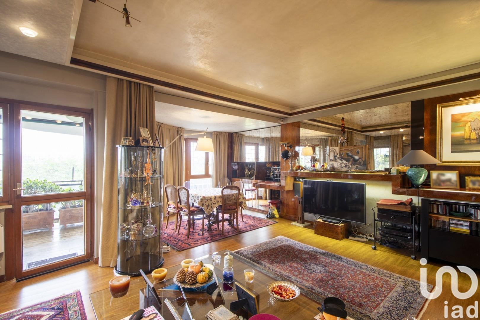 Sale Apartment 180 m² - 3 bedrooms - Rome