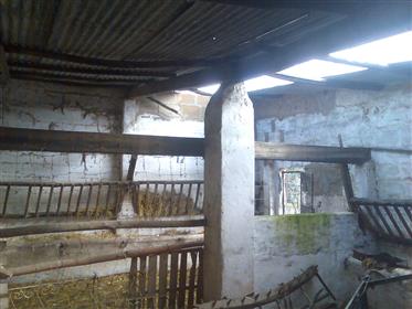 Property with 7000M2 in need of renovation