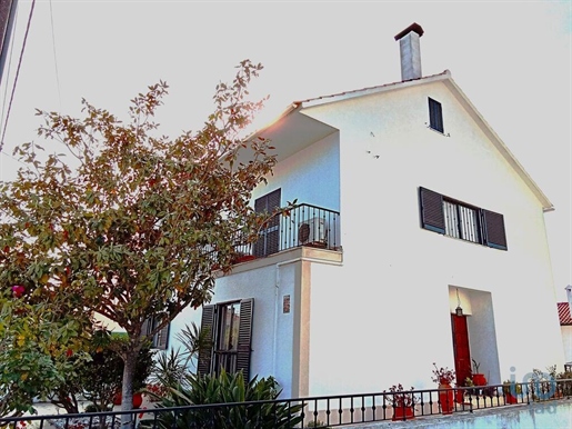 Home / Villa with 5 Rooms in Santarém with 320,00 m²