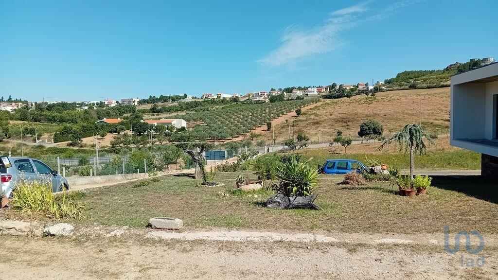 Home / Villa met 3 Kamers in Mogadouro, Valverde, Vale de Porco e Vilar de Rei met 324,00 m²