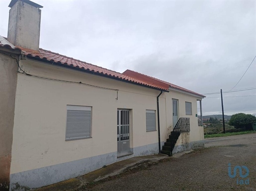 House with 2 Rooms in Bragança with 108,00 m²