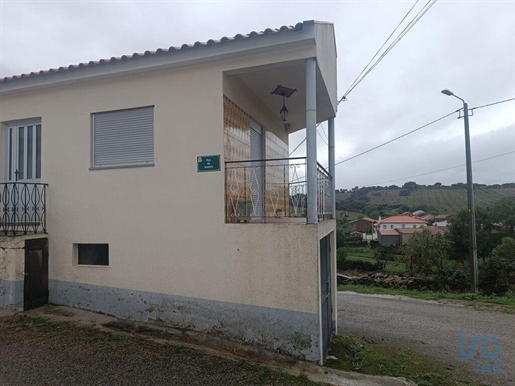 Gîte T2 à Bragança de 108,00 m²