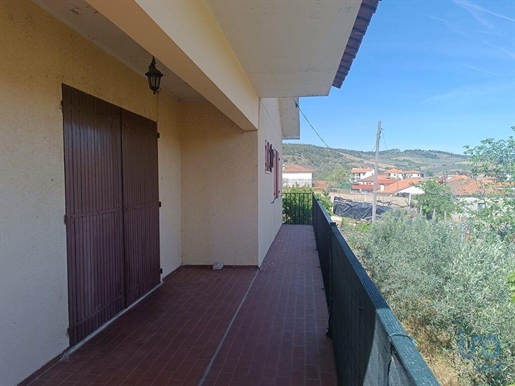 House with 4 Rooms in Bragança with 125,00 m²